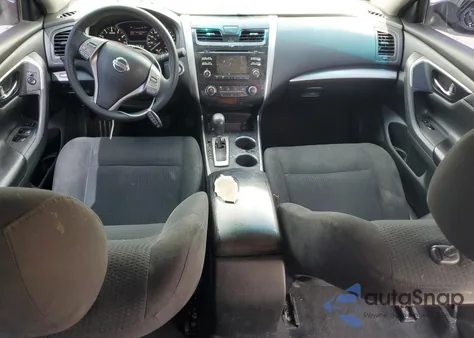 2015 Nissan Altima 2.5 z USA, uszkodzony, nr VIN 1N4AL3AP8FN911316